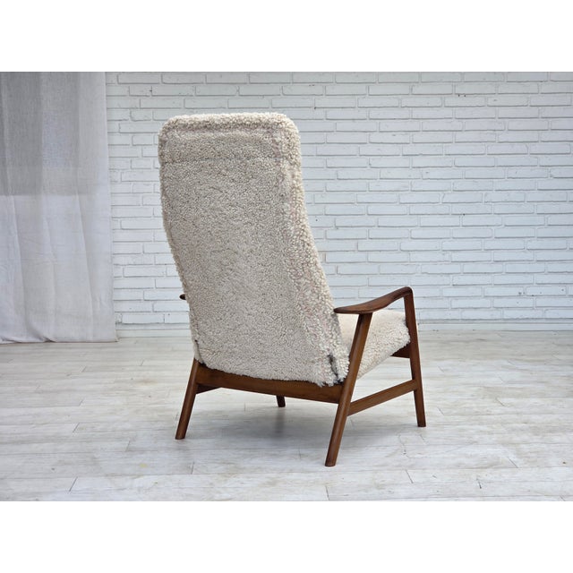 1960s Danish Sheepskin Lounge Chair by Alf Svensson for Fritz Hansen, 1960s For Sale - Image 5 of 18