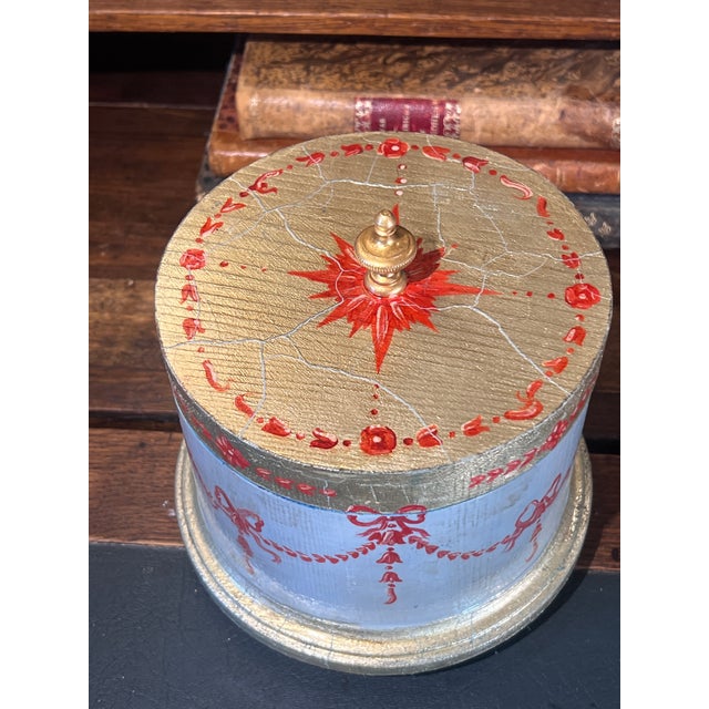 Late 20th Century Round French Louis XVI Style Vintage Handpainted and Gilded Box With Velvet Interior For Sale - Image 5 of 8
