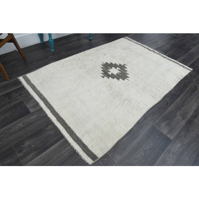 1970's Turkish Handmade Beige Kilim Rug For Sale - Image 11 of 11