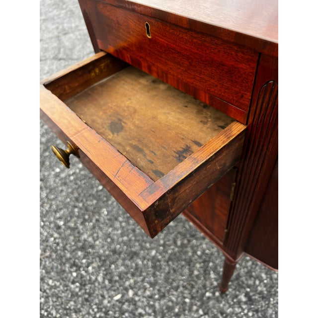 Antique Sheraton Astragal Sewing Stand Table, Philadelphia, Circa 1810s For Sale - Image 9 of 13