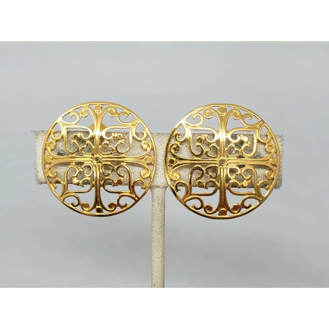 Gold Vintage 1970s Signed Napier Round Goldtone Cut Out Clip Earrings - 2 Pieces For Sale - Image 8 of 8