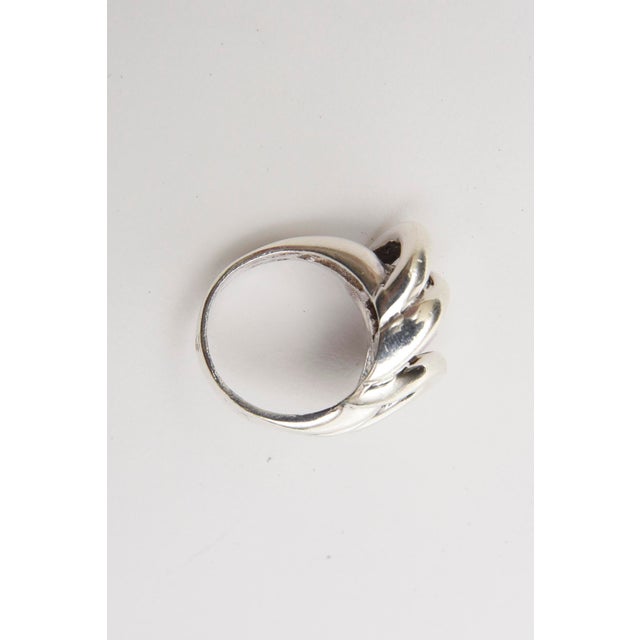 Vintage Sterling Silver Ring With Interlocking Circles, 1960's, Size 8 For Sale In Miami - Image 6 of 10