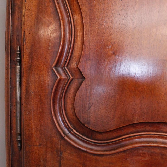 French Provincial Walnut Buffet À Deux Corps, Early 19th Century For Sale - Image 10 of 16