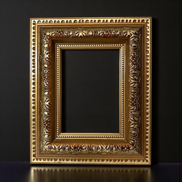 Vintage Ornate Gold Picture Frame For Sale - Image 10 of 10