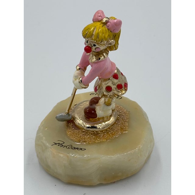 2000 - 2009 Ron Lee Collectors Club 24k Plated Accents Female Lady Golfer Figurine on Quartz For Sale - Image 5 of 7