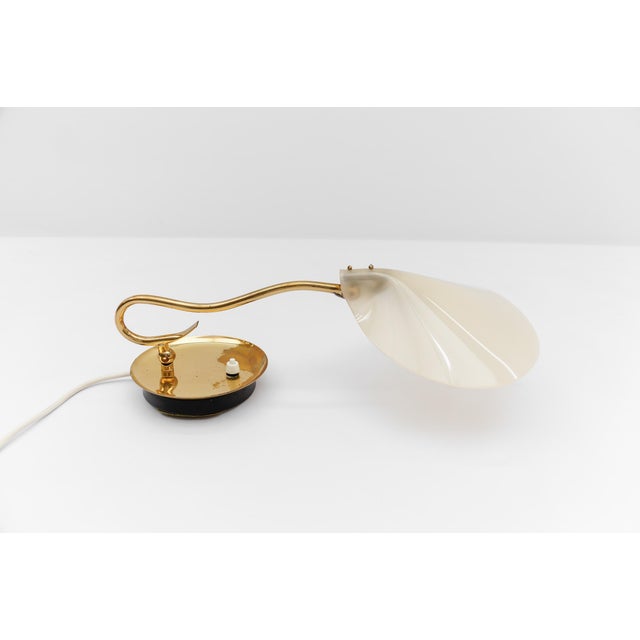 Mid-Century Modern Brass and Acrylic Table Lamp, 1950s For Sale - Image 9 of 14