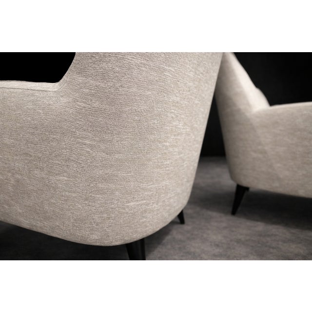 Pair of Armchairs in Hardwood & Off White Upholstery, Joaquim Tenreiro, 1950s For Sale - Image 9 of 9