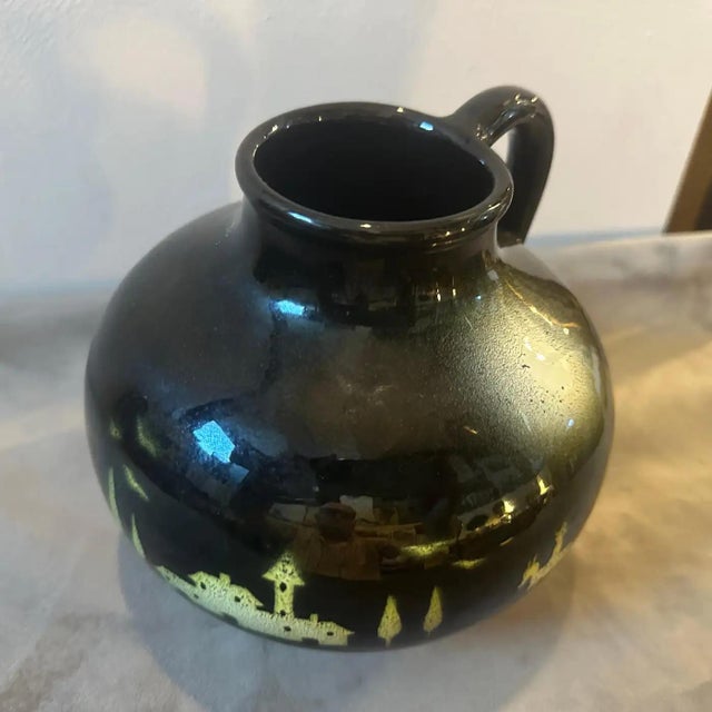 Gio Ponti 1930s Art Deco Air Brushed Black and Yellow Ceramic Italian Jug by Icap For Sale - Image 4 of 8
