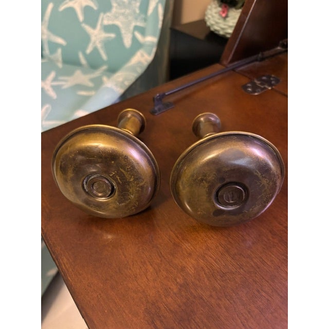 Metal Vintage Brass Serpent Candlestick Holders – Mid‑Century Decorative Brass For Sale - Image 7 of 7