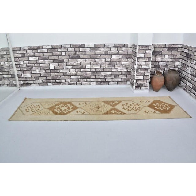 Turkish 1950s Anatolian Wool Neutral Geometric Runner For Sale - Image 3 of 10
