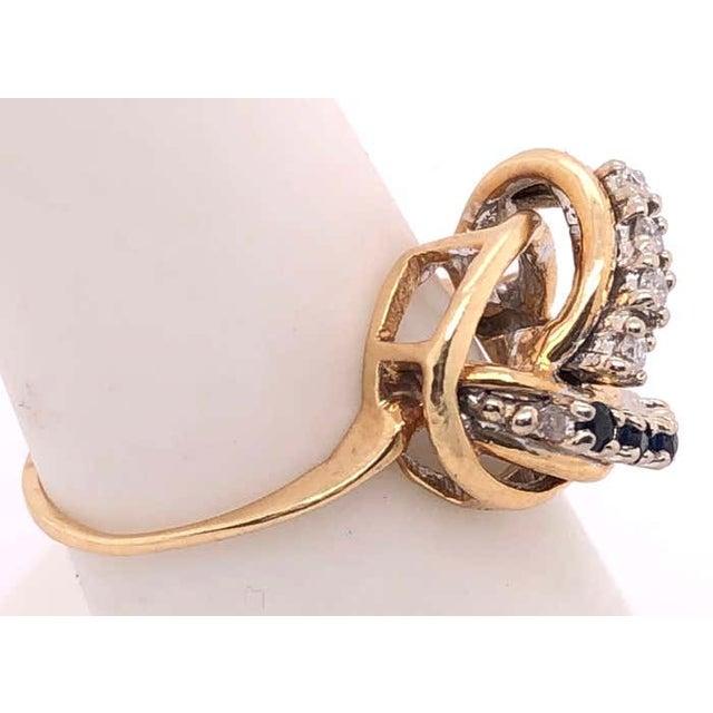 Modern 14 Karat Yellow and White Gold Freeform Ring With Sapphires and Diamonds, Size 6.5 For Sale - Image 3 of 6