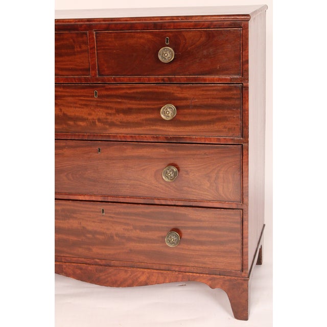 Early 19th Century George III Mahogany Chest of Drawers For Sale In Los Angeles - Image 6 of 11
