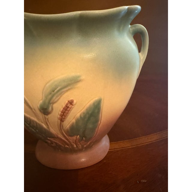 Hull Art Pottery Calla Lily Vase #530/33 - 7 Double Handle Pillow Vase ca.1938 For Sale - Image 6 of 13