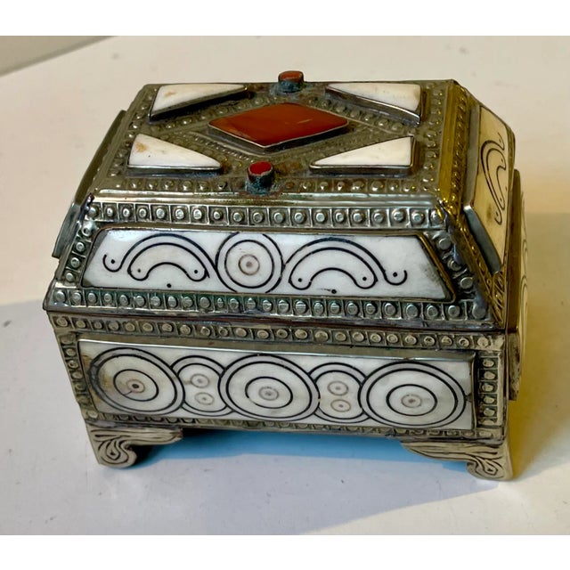 Artisan made hand-engraved metal trinket for jewelry or personal smalls. Moorish/Islamic ornamentation and techniques...