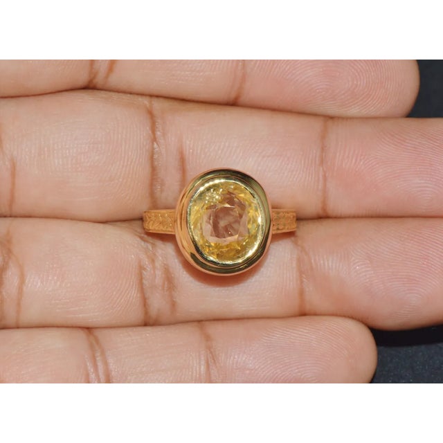 GIA Certified Natural 8.40cts Ceylon Yellow Sapphire 18K Solid Gold Bezel Dome Engraved Ring, size 7.75 For Sale - Image 9 of 10