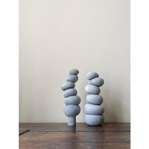 Modder Miracle Watcher Ceramic Sculpture by Françoise Jeffrey Dimensions: Ø 31 x H 9 cm Materials: unique stoneware piece,...