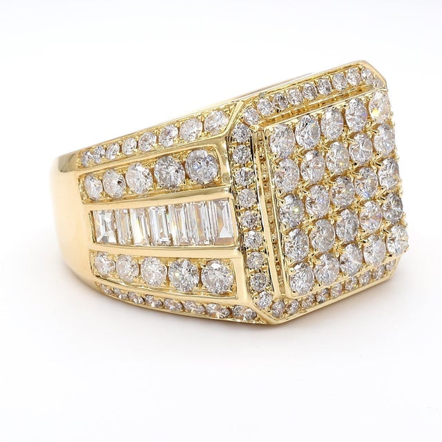 1990s 3 Carat Round & Baguette Diamond 14k Gold Mens Cluster Ring, Size 11 For Sale - Image 4 of 10