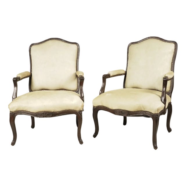 A Pair of French Provencial Louis XV-Style Fauteuils Pale White Hide Leather For Sale