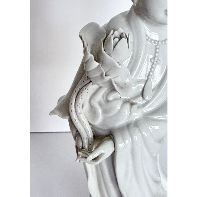 Mid 20th Century Blanc De Chine Guanyin Figurine For Sale - Image 5 of 10