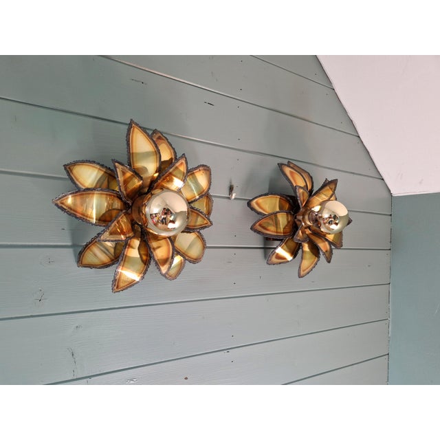 Mid-Century Modern Floral Brass Wall Sconces from Maison Jansen, 1970s, Set of 2 For Sale - Image 3 of 17