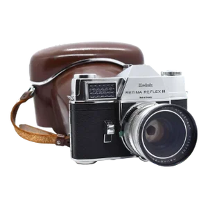 1960 Kodak Retina Reflex Camera With Schneider 50mm F1.9 Xenon Lens and Original Leather Case
