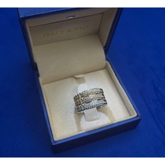 Early 21st Century Brilliant Cut Diamond Pave Set Medium Stackable Curb Link Cocktail Statement, Size 6.5 For Sale - Image 5 of 10