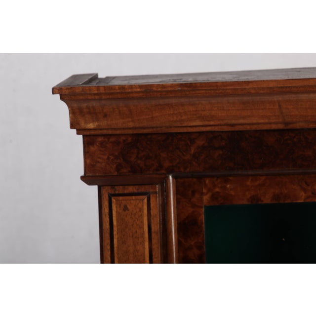 Early 19th Century Small Antique Hanging Display Cabinet in Walnut, 1800 For Sale - Image 5 of 18