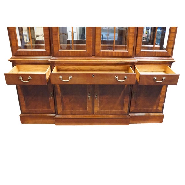 Wood Ethan Allen 18th Century Mahogany Collection 70" Pierced Wood Pediment Lighted Display China Cabinet 22-6549 For Sale - Image 7 of 15