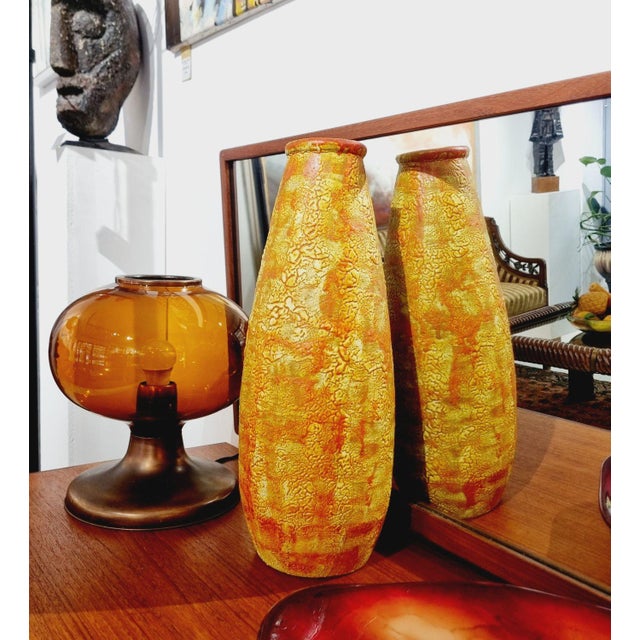 A giant ceramic vase from the 1970s. A cheerful, modern, colorful, bohemian home decoration item. Dimensions: 47x10cm