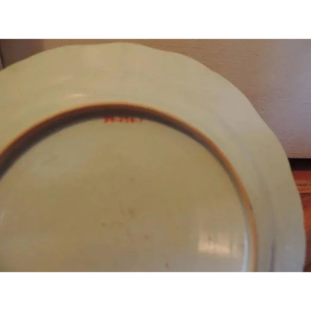 White 18th Century Chinese Export Porcelain Famille Rose European Subject Flower Seller Plates - A Pair For Sale - Image 8 of 11