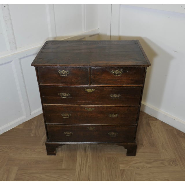 18th Century Period Oak Chest of Drawers For Sale - Image 4 of 6