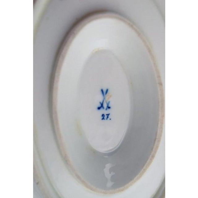 Late 19th Century Blue Onion Sauce Bowl in Hand-Painted Porcelain from Meissen For Sale - Image 6 of 7