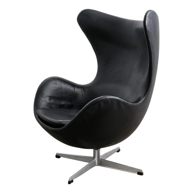 Early Mid-Century Danish Black Leather 3317 / Egg Armchair by Arne Jacobsen for Fritz Hansen, 1964 For Sale