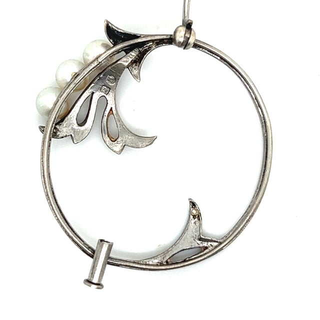 White 1990s Mikimoto Estate Akoya Pearl Brooch Pin Sterling Silver For Sale - Image 8 of 12