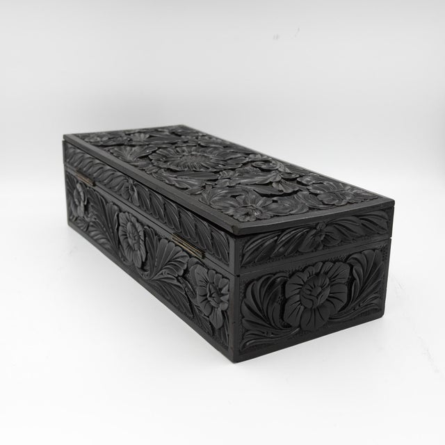 Anglo-Indian Carved Ebony Glove Box Mid-19th Century For Sale In San Francisco - Image 6 of 14