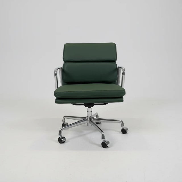 A beautifully restored Eames Aluminum Group Soft Pad Management Chair, originally designed by Charles & Ray Eames....