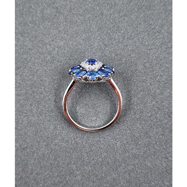 Blue 2.00 Ct Natural Sapphire & Diamond Ring, Size 7 For Sale - Image 8 of 9