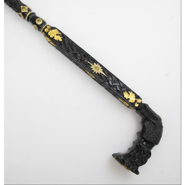 Alligator Carved Wood Gold Leaf Amber Inlaid Black Lacquer Walking Stick Cane For Sale - Image 4 of 18