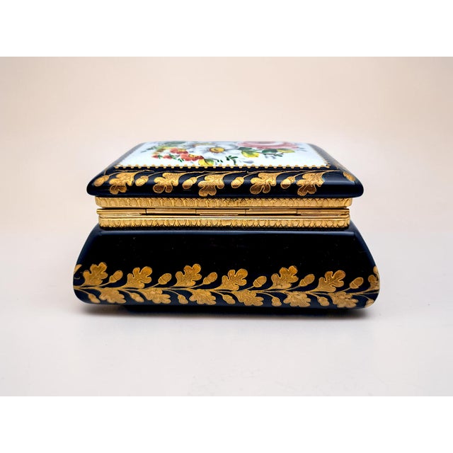 1970s Porcelain Jewelry Box from Sèvres, 1970s For Sale - Image 5 of 8
