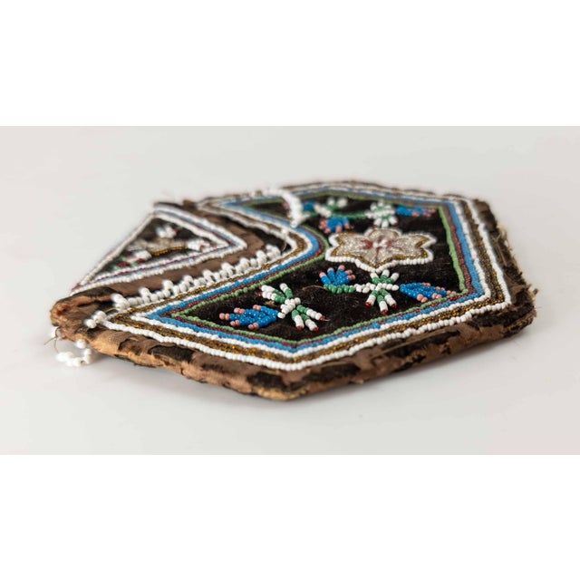 Brown 19th Century Native American Indian Iroquois Beaded Bag For Sale - Image 8 of 11