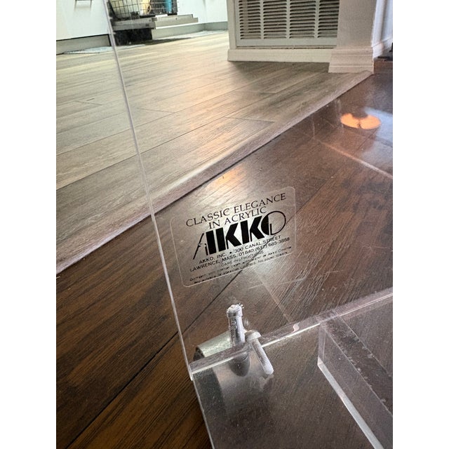Akko Goldenbeld 1970s Akko Modern Acrylic Serving Cart For Sale - Image 4 of 5