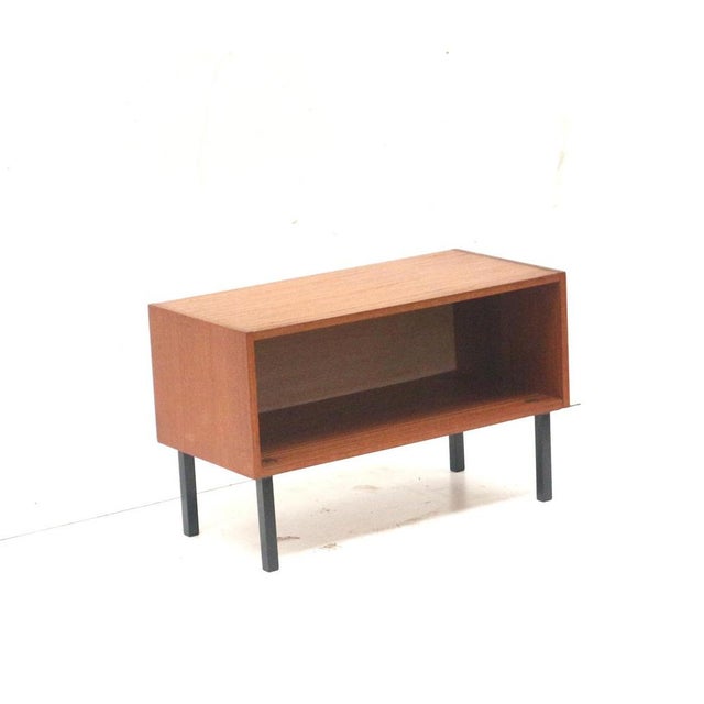 Vintage Dresser in Wood, 1960s For Sale - Image 4 of 6