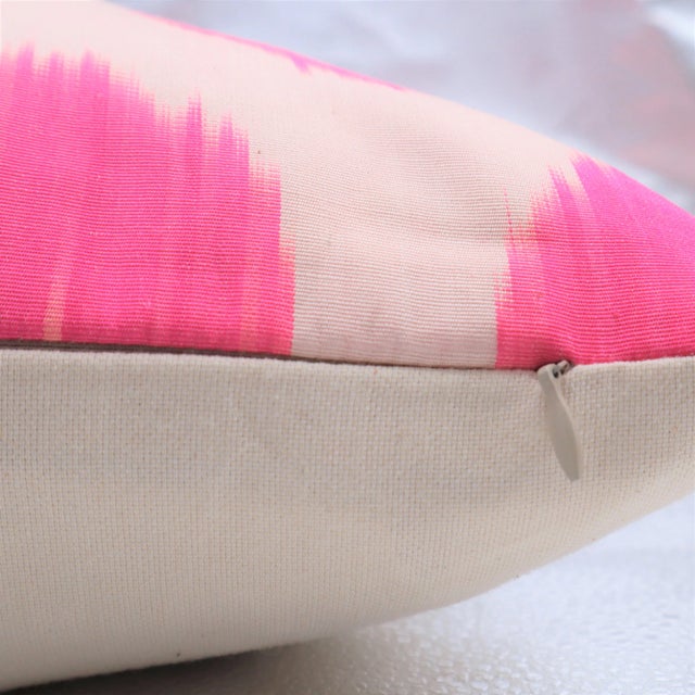 2020s Contemporary Handmade Luxury Silk Throw Pillow With Down Feather Insert For Sale - Image 5 of 7