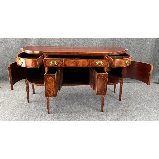 Late 18th Century Circa 1790s American Federal Mahogany Bellflower-Inlaid Sideboard For Sale - Image 5 of 18