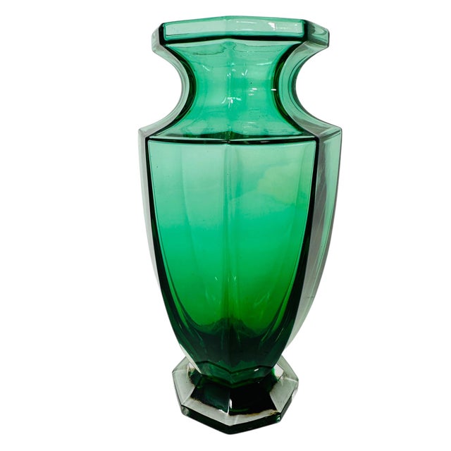 Italian Vibrant Emerald Green Octagon Vase | 1990s Italian 24% Lead Crystal | Royal Gallery Statement Decor For Sale - Image 3 of 13