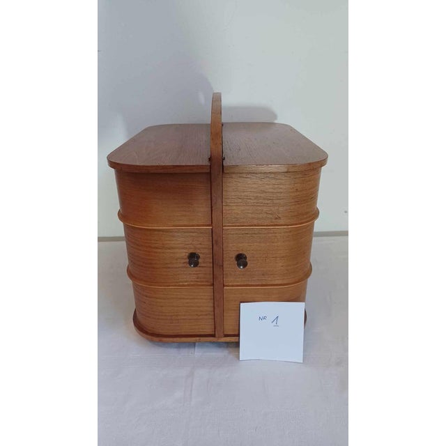 Nähkasten / Kleiner Schrank Teak 1960s Stabiles, robustes Möbelstück. Sicherer Versand (Beine abgeschraubt)