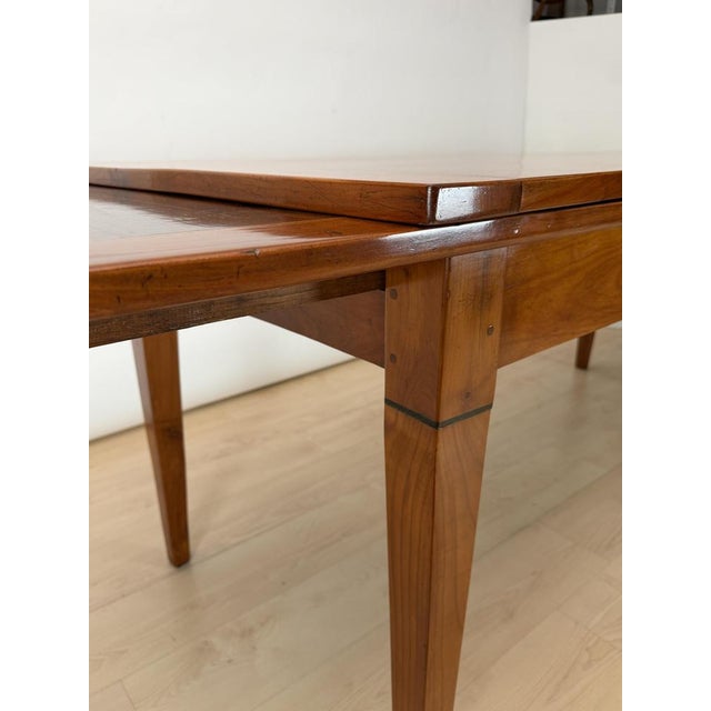 French Biedermeier Table in Cherry Wood, 1820 For Sale - Image 6 of 18