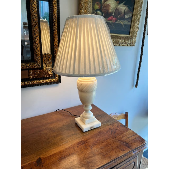 1950s Marble Urn Form Lamp For Sale - Image 4 of 8