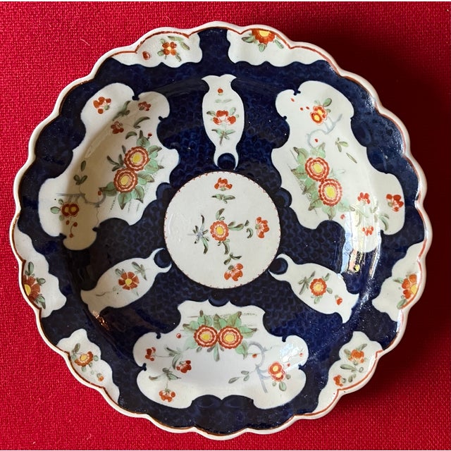 Worcester Porcelain Antique 18th Century English Georgian First Period Worcester Porcelain Blue Scale Plate, Circa 1770 For Sale - Image 4 of 9