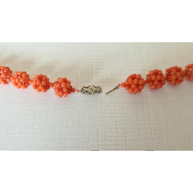 Red Antique Salmon Coral Beaded Necklace, 12k White Gold Clasp, 31.5" For Sale - Image 8 of 10